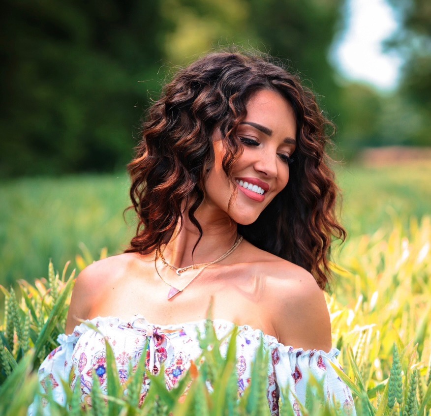 Portrait de Céline dans la nature